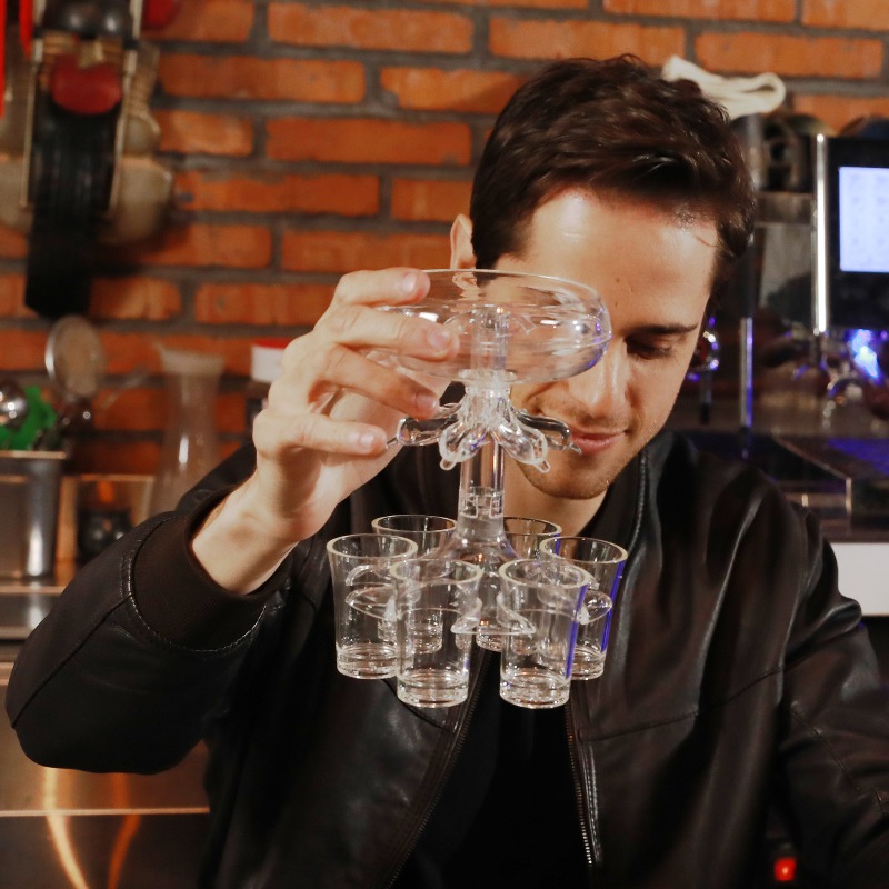Home Bar Setup Kit - European‑Style Imitation‑Glass Liquor Decanter Set 6‑Cup